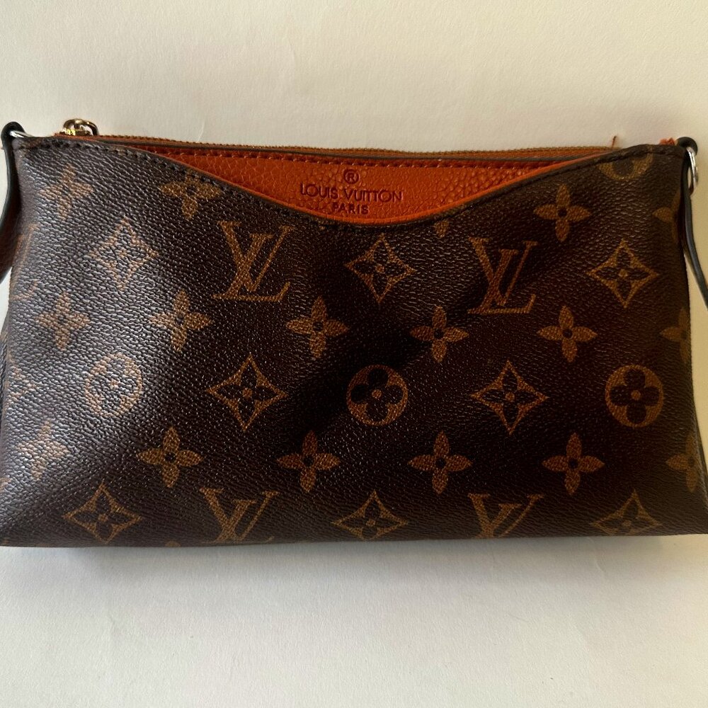 Louis Vuitton Monogram Pouch – Classic Brown Canvas with Vachetta Leather Trim